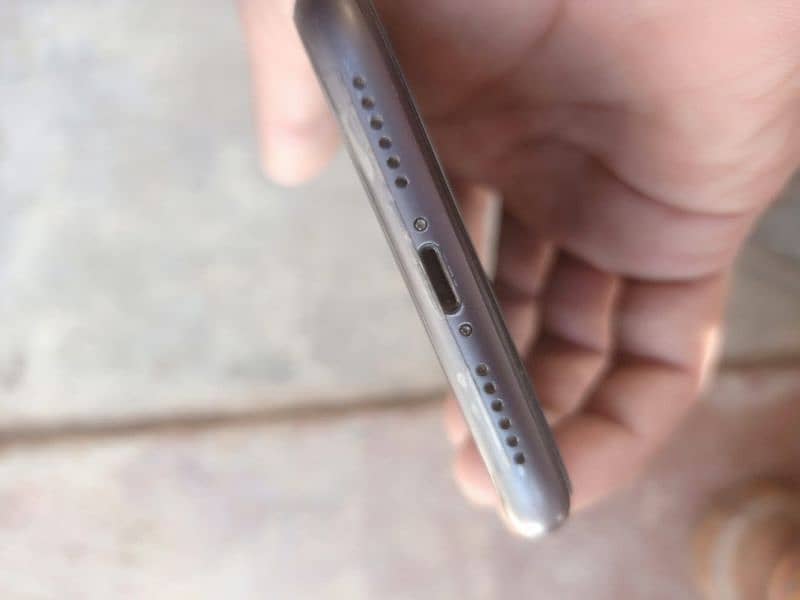 iPhone 11 non PTA 5