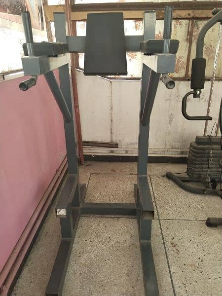 gym exercise machines 1