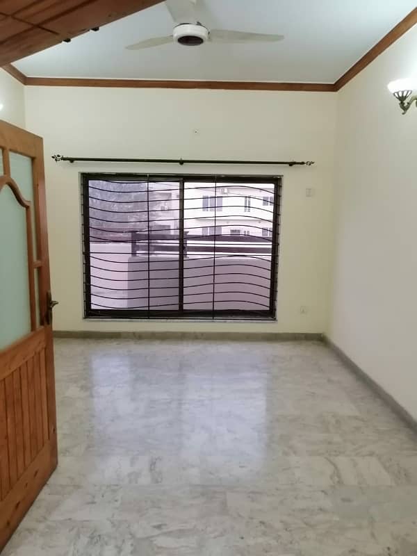 14 Marla Upper Portion for Rent in G-13 4