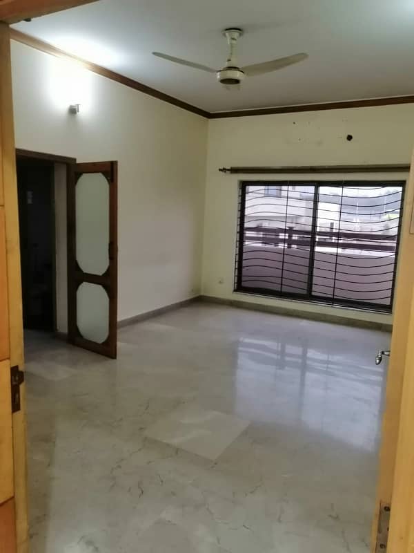 14 Marla Upper Portion for Rent in G-13 8