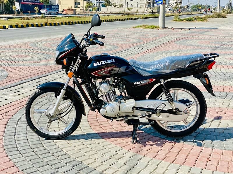 Suzuki GD-110s 2022 only 5000kms driven brand new condition 4