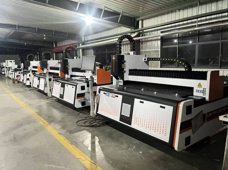 Fiber laser cutting machine 1500watt and 3000watt 0