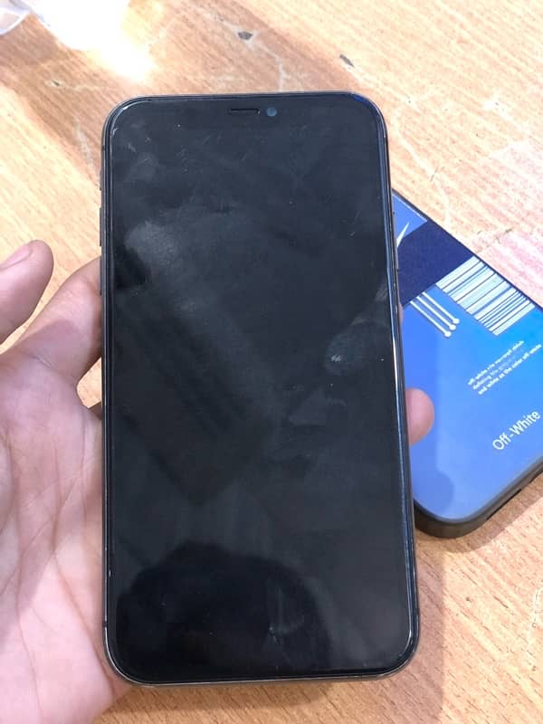 IPHONE 11 fu  black face id true tone all ok 3