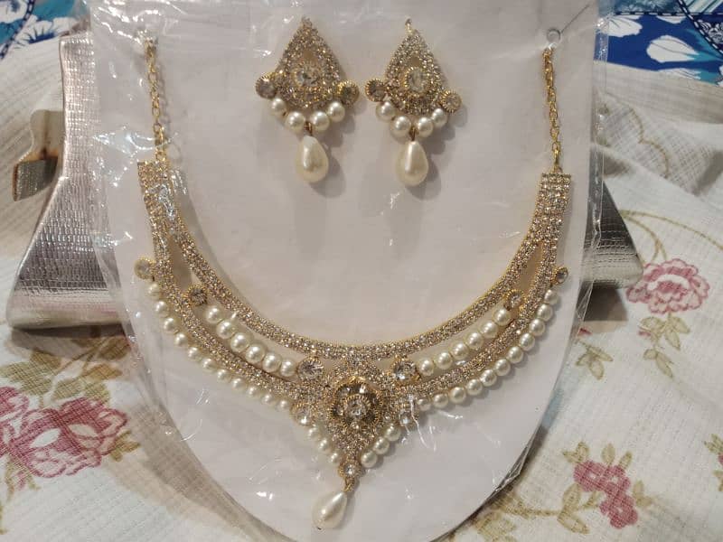 Ear rings  and  jewelry sets for sale 2