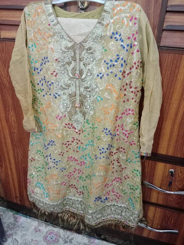 Good condition full embroidered ready to wear 2 pcs 1