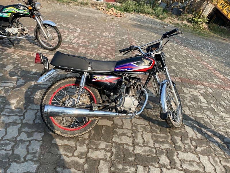 125 model new condition 2