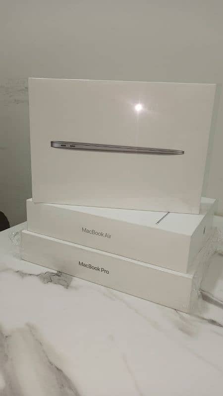 Apple MacBook Air M1   13-inch   8/256 0