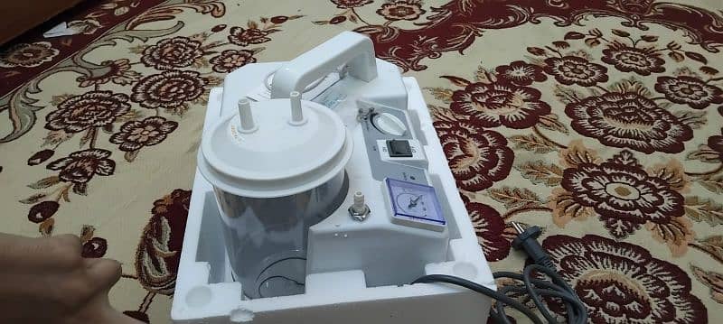 Medical Suction machine 5