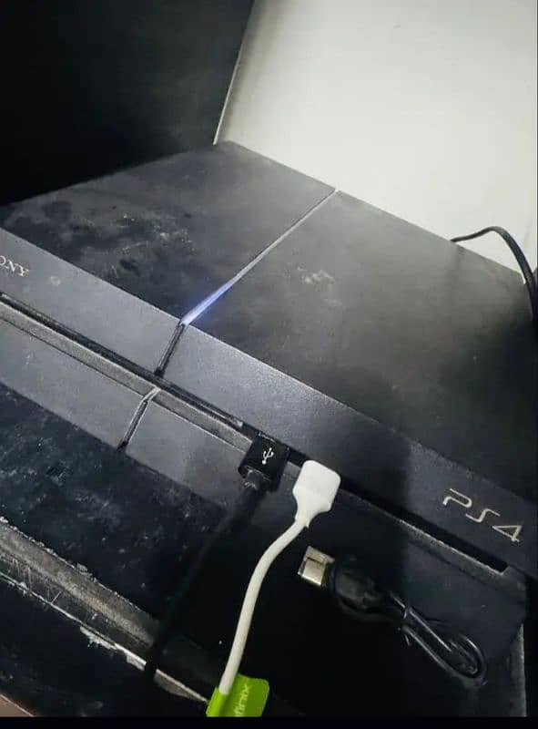 PS 4 Slim 2