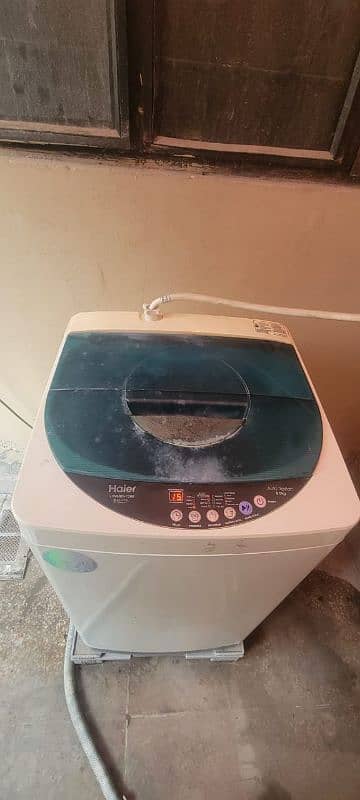 HAIER AUTOMATIC WASHING MACHINE 1