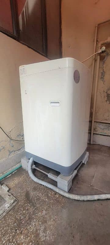 HAIER AUTOMATIC WASHING MACHINE 2