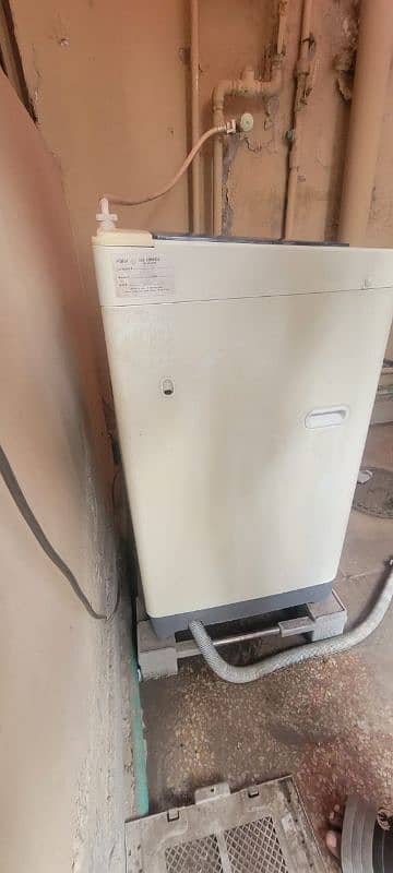 HAIER AUTOMATIC WASHING MACHINE 4