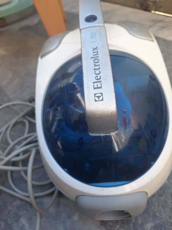 electrolux vaccume cleaner imported (dubai] 3