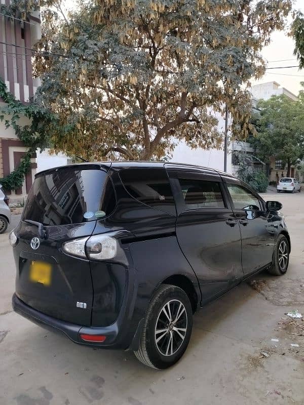 Toyota Sienta X 2015 3