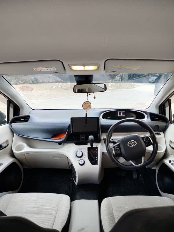 Toyota Sienta X 2015 4