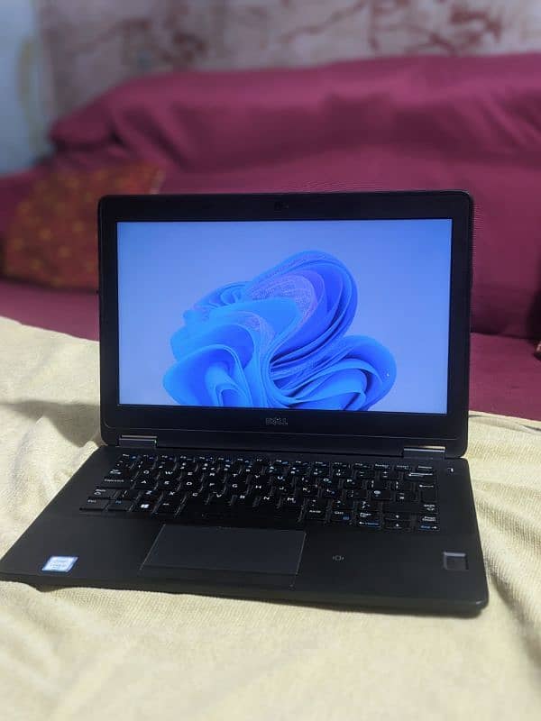 Dell Latitude e7270 8gb ddr 4 ram 256 ssd 2