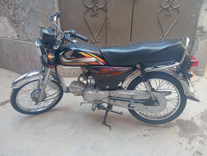 Mint condition Honda 70cc urgently sale 0307-6375606 0