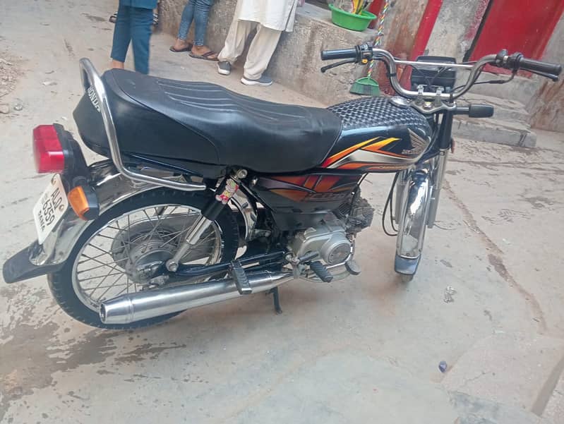 Mint condition Honda 70cc urgently sale 0307-6375606 1