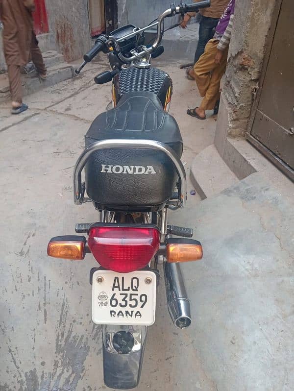 Mint condition Honda 70cc urgently sale 0307-6375606 2