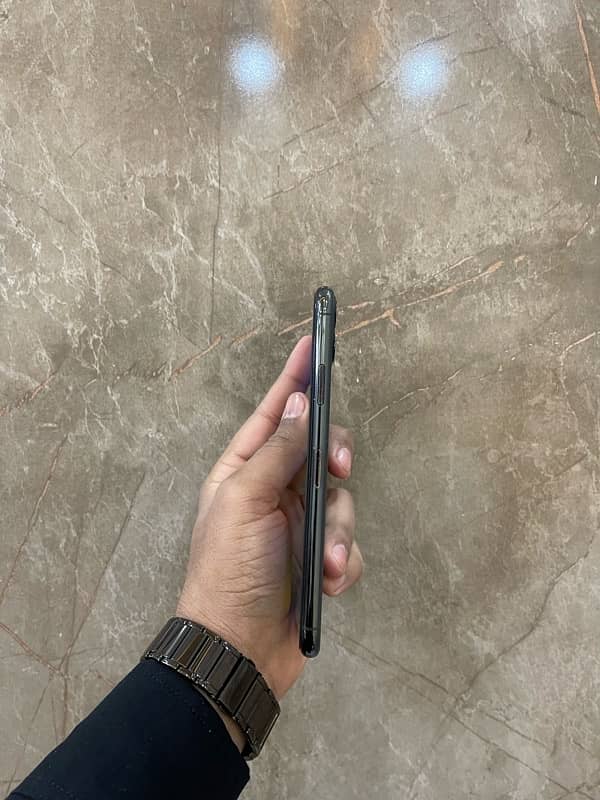 Iphone 11 pro max pta approved 2