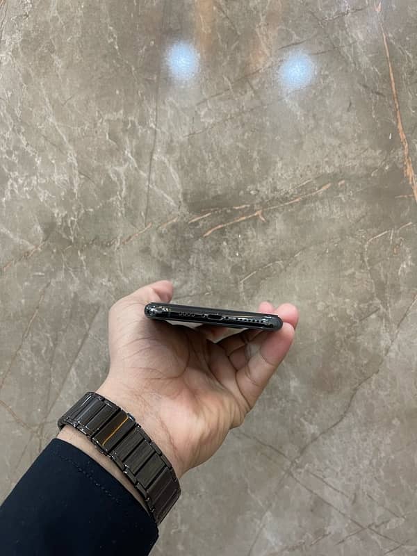 Iphone 11 pro max pta approved 4