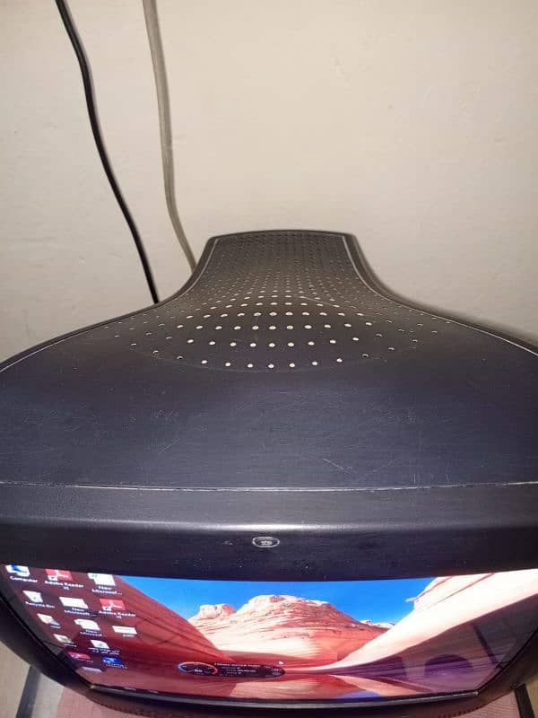 Dell CRT monitor 9