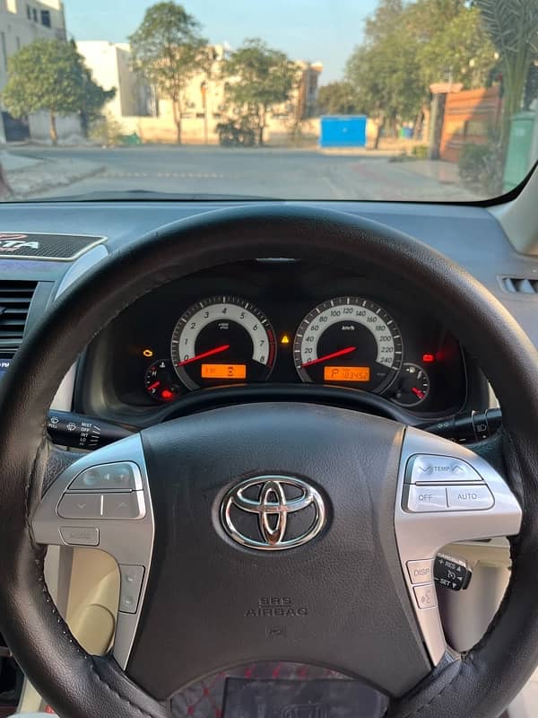 Toyota Corolla Altis Cruisetronic 1.6 9