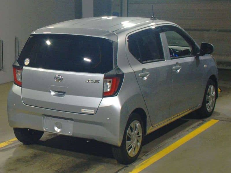 Daihatsu Mira 2021 10