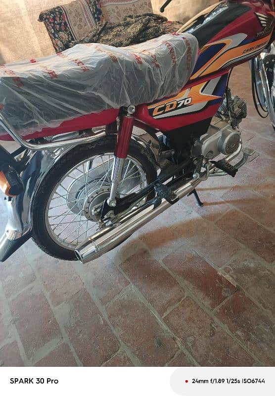 Honda CD70 2025 3