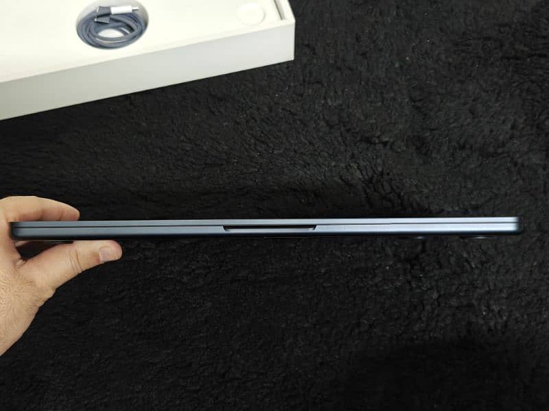 MacBook Air M2 Midnight Complete Box 7