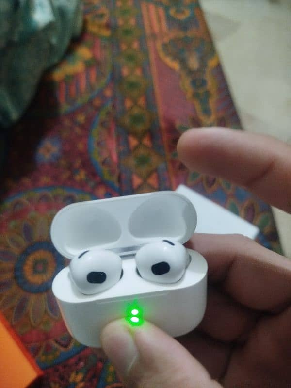 Apple original air pods (3rd Generation) box sath hai. price 40000 2