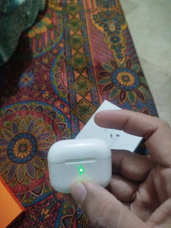 Apple original air pods (3rd Generation) box sath hai. price 40000 4