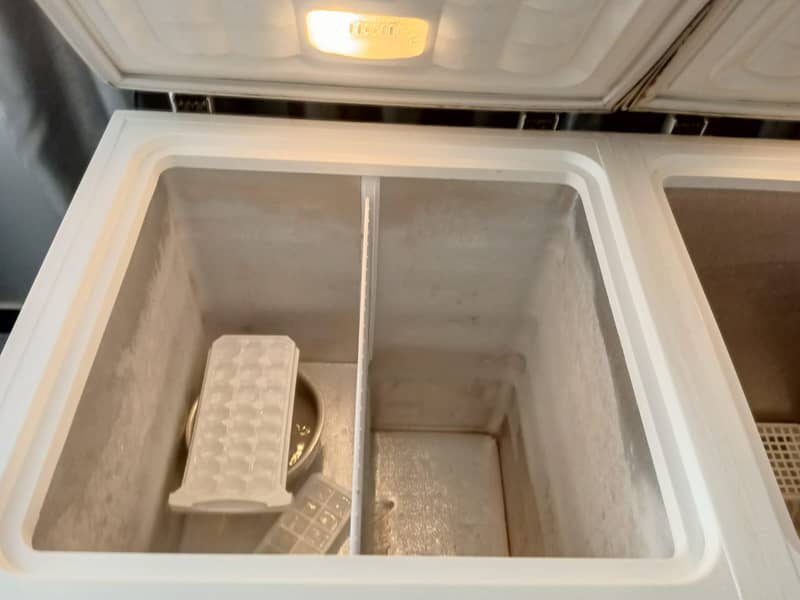 Waves Double Door Deep Freezer 2