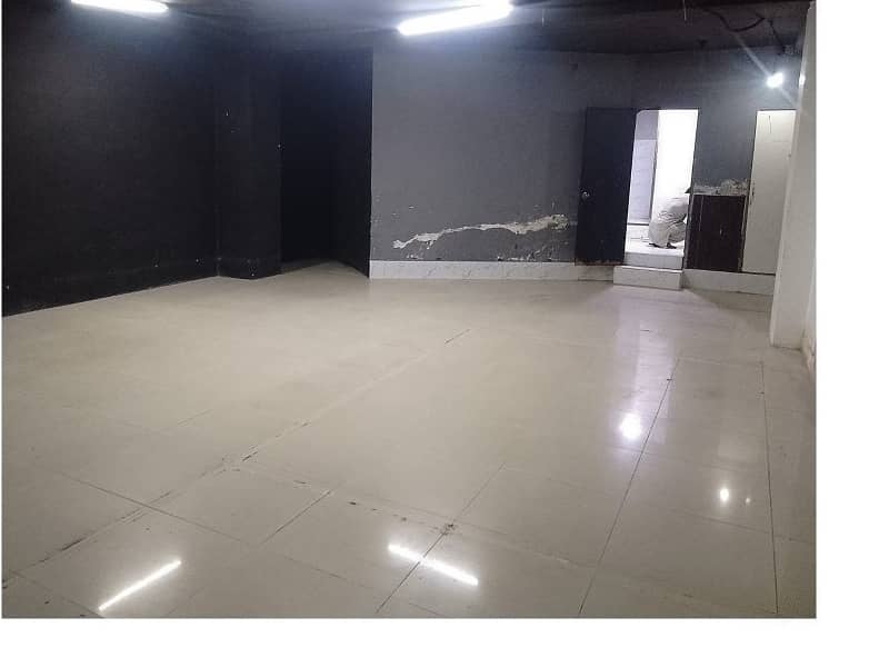 Area 700 Square Feet Office Available For Rent Real Pictures In Main Boulevard Road Gulberg 3 Lahore 0