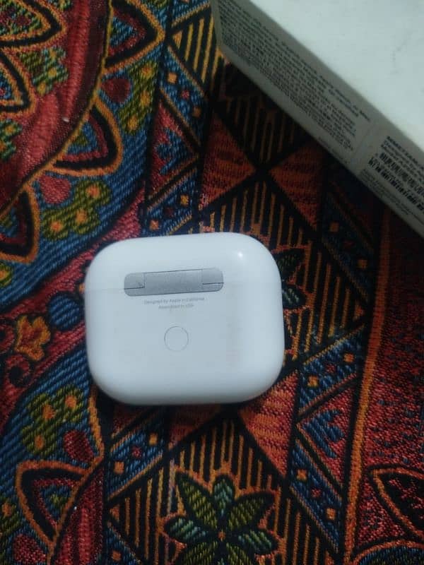 Apple original air pods (3rd Generation) box sath hai. price 40000 6