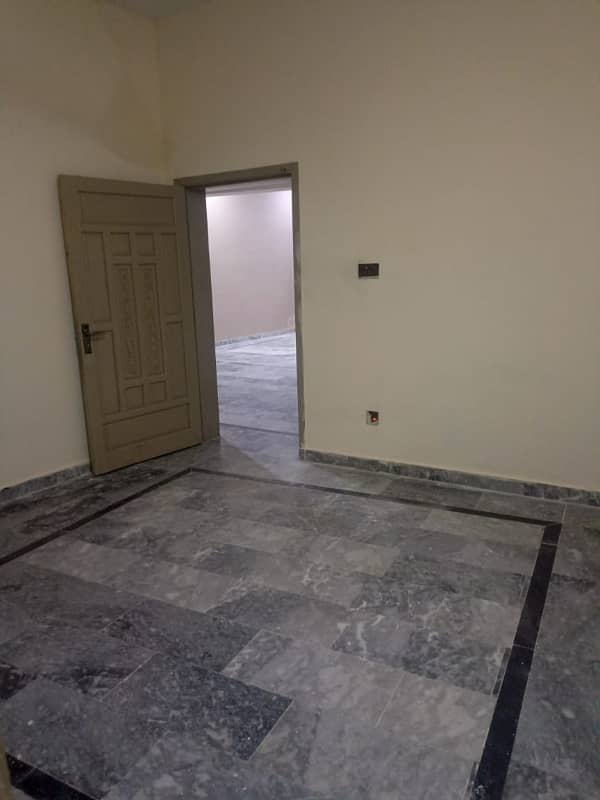 Portion for rent location walyat homes for bachelor for family available 2bed tv lounge darwing room kithen 3bath bijli miter seprat tanks sperat 8