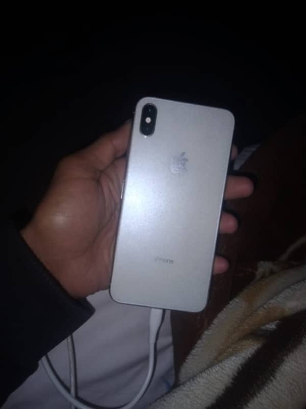 xs max 03704918088 1