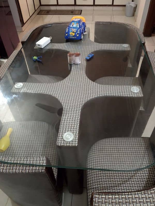 6 seater dinning table 0