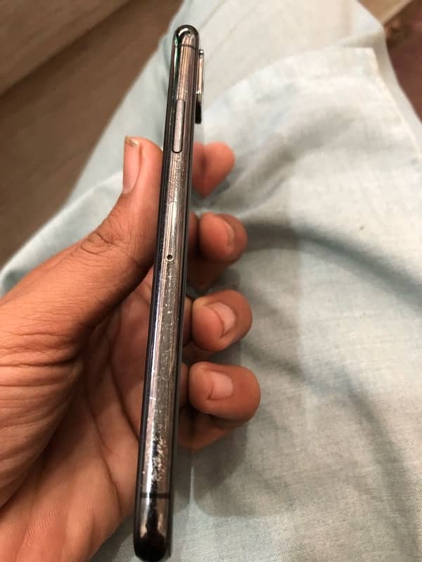 iPhone x 46GB 1