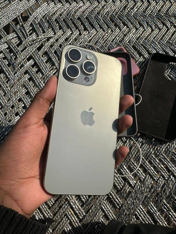 IPhone 15 Pro Max FU Non PTA 256GB 10