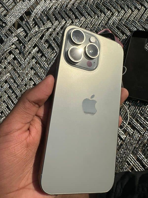 IPhone 15 Pro Max FU Non PTA 256GB 12