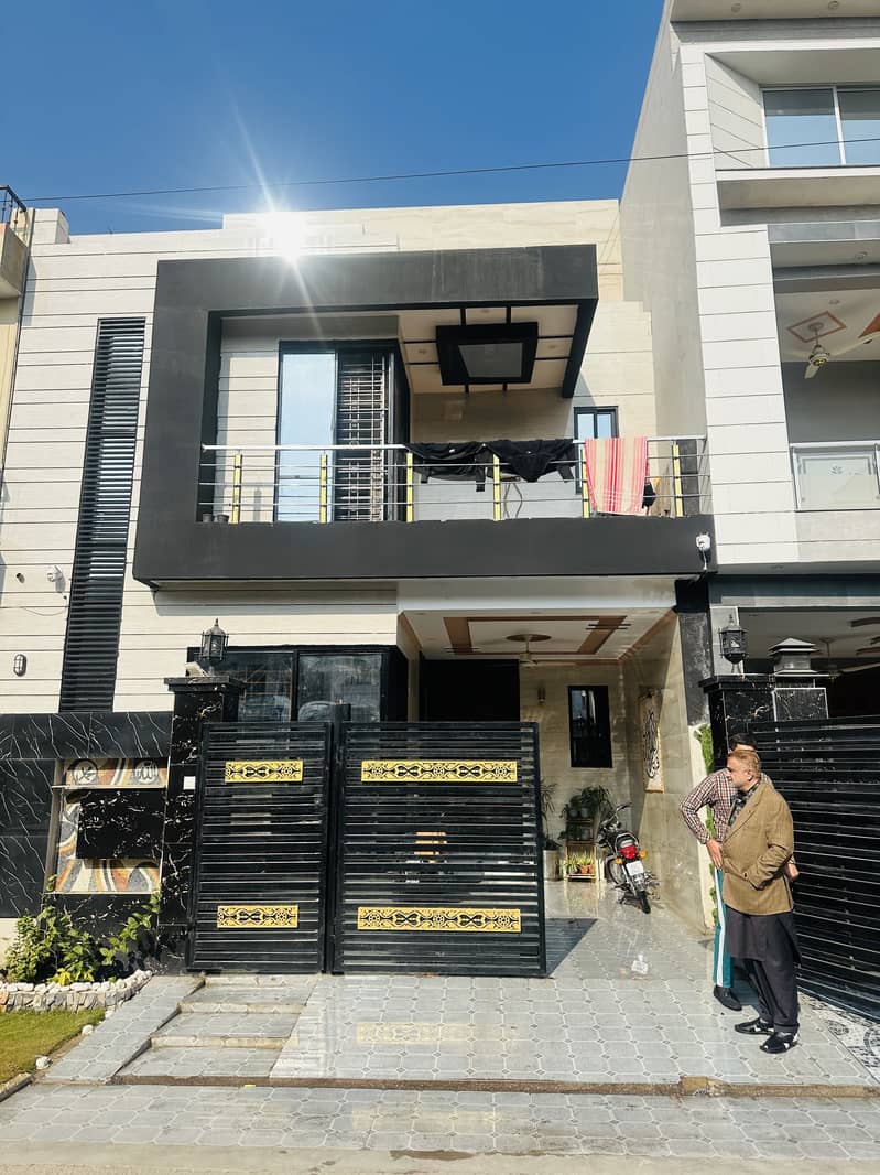 6 Marla Used House For Sale In Tulip Block 0