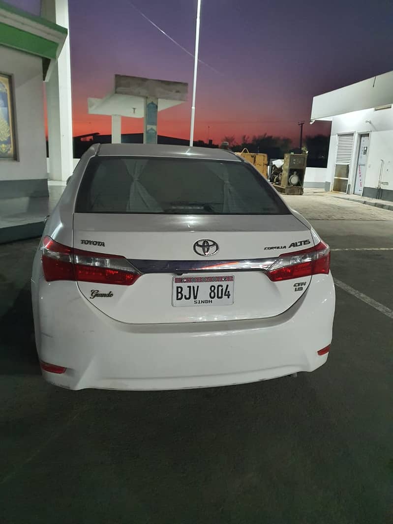 Toyota Corolla (Altis) 2017 - With Golden Number 8