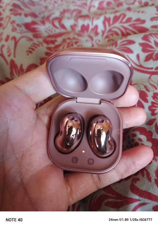 samsung orignal live earbuds 0