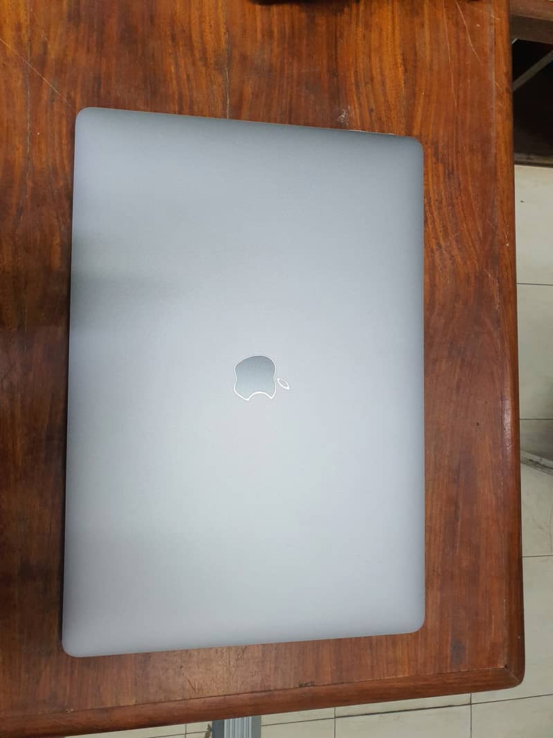 Macbook pro 17 3