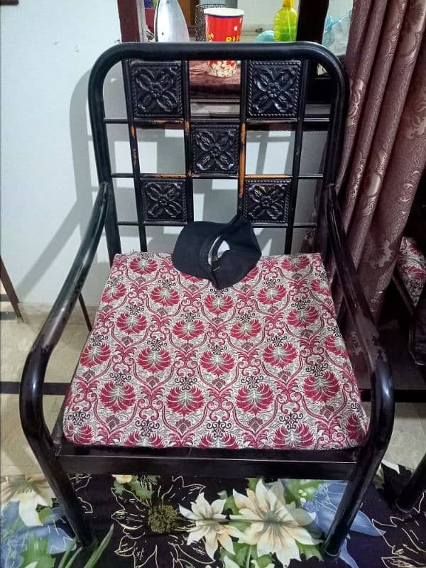 Iron sofa set good condition 4