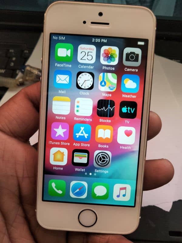 iphone 5s new condition 10.10 non PTA camera wifi fingers 5