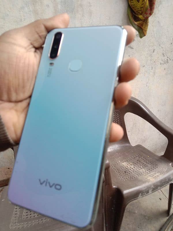 Vivo y17 8/256 10by10 call 03068121384 6