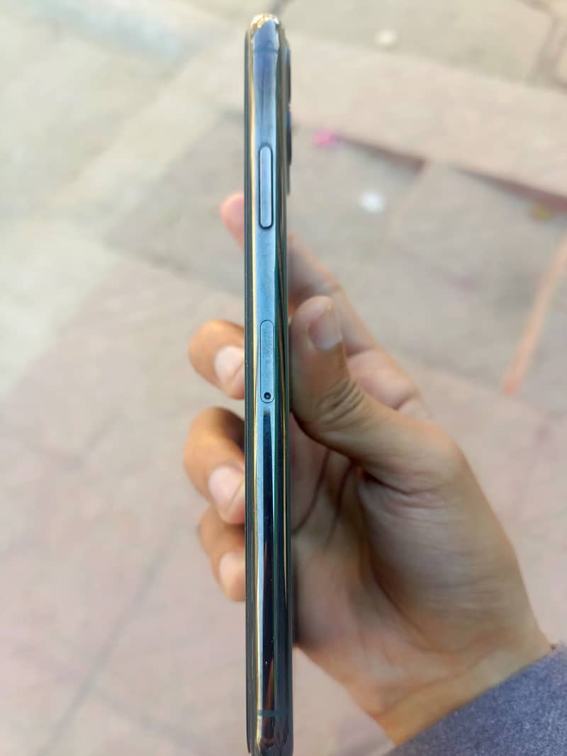 Iphone 11 pro max PTA APPROVED 1