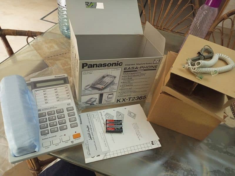 Panasonic original New Telephone set Made in Japan with complete Box. 3